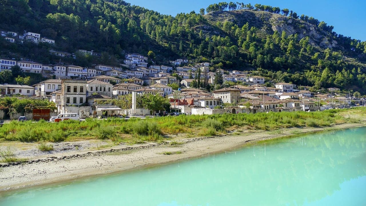 Albanien